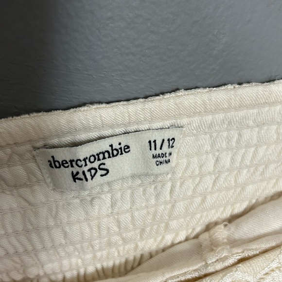 Cream youth floral dress. - Picture 3 of 3